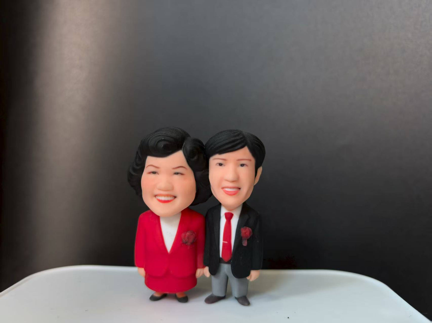 Custom 3D Couple Sculpture from Old Wedding Photos