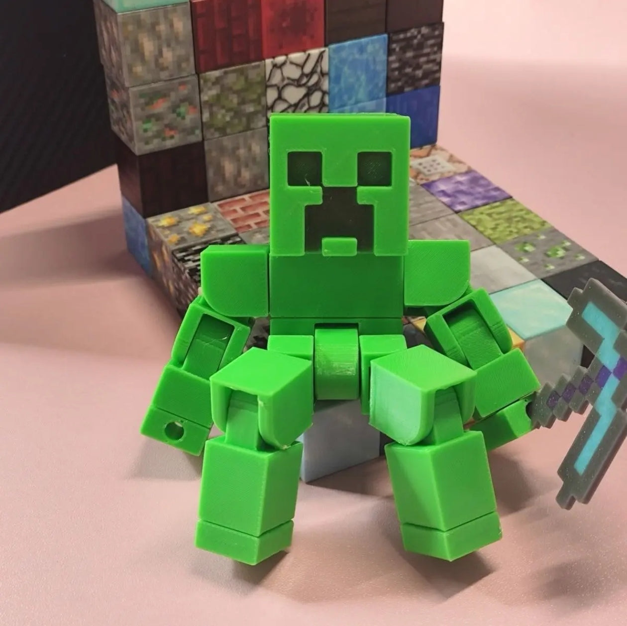 Minecraft Super-Poseable Action Figure – 360° Moveable Joints!
