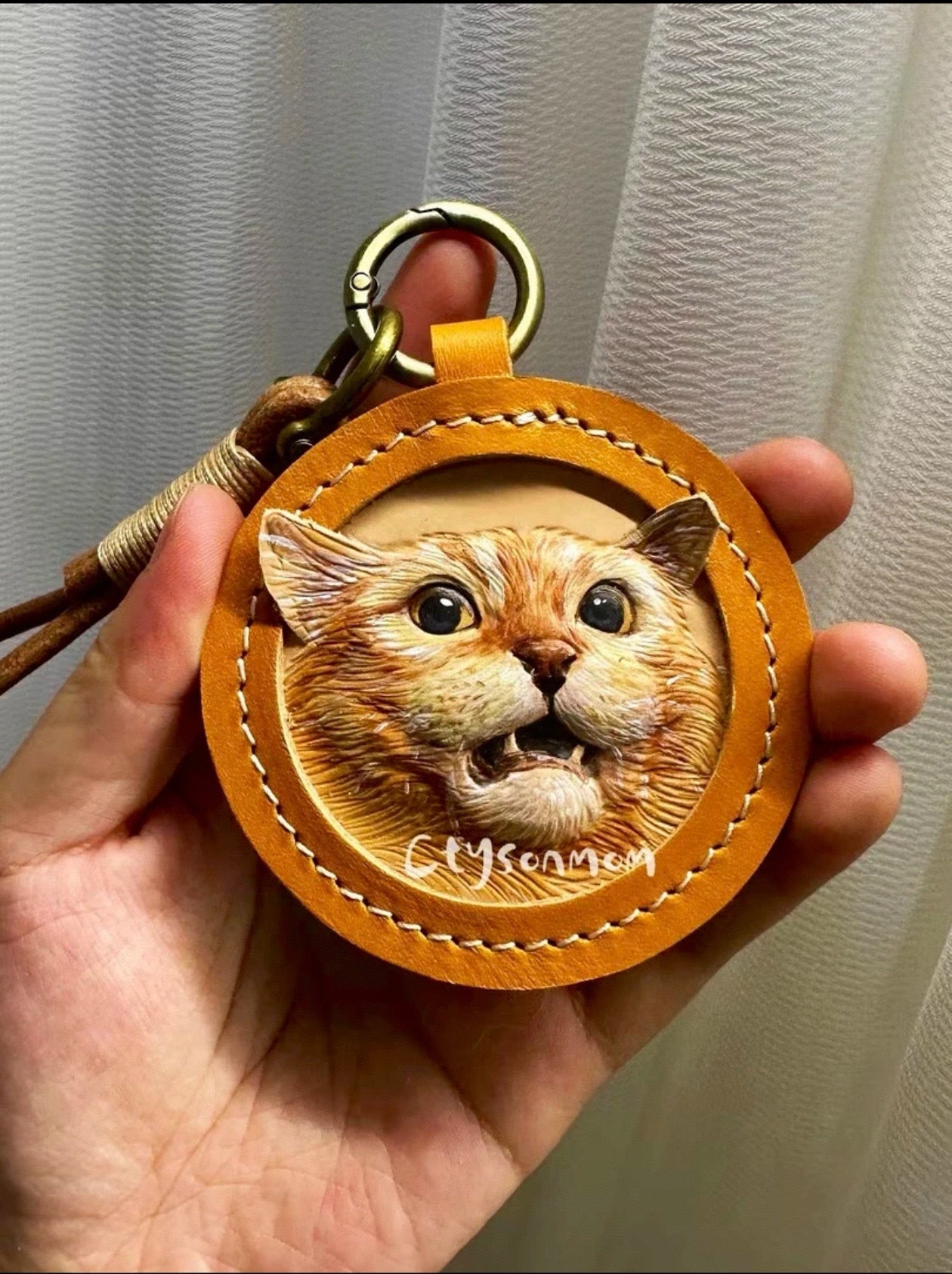 Custom Pet Photo Leather Keychain - Handmade Genuine Cowhide